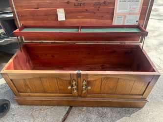 SLIGHTLY USED LANE CEDAR CHEST