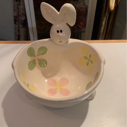 Cute Hand-Painted Easter Bunny Footed Ceramic Bowl