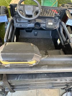Electric charging jeep for sale Good Condition All most new regular price $400 and
