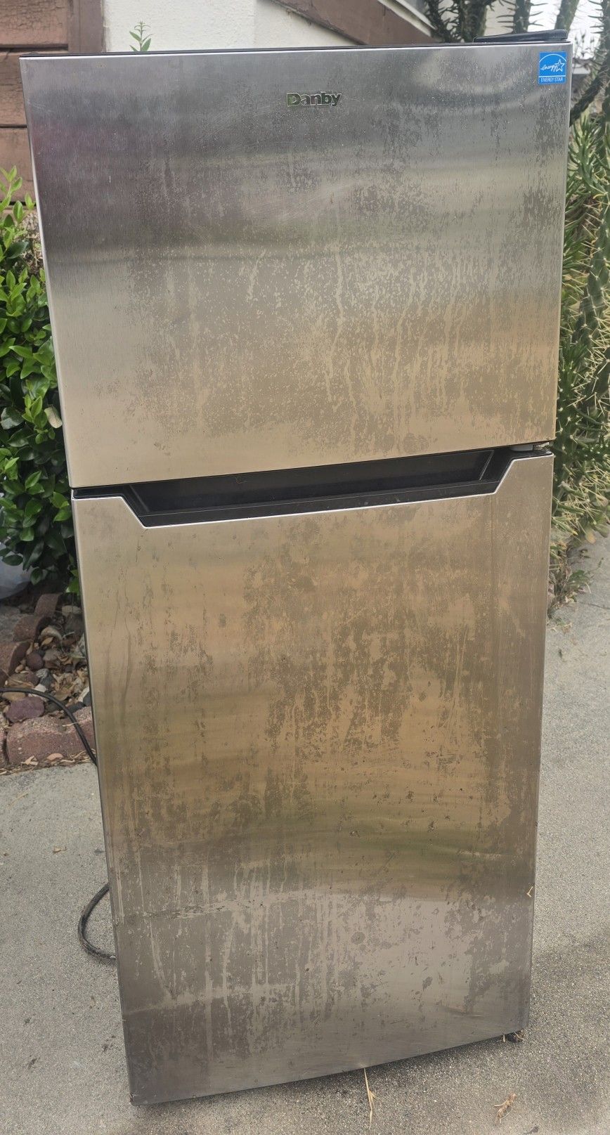 Apartment Size Refrigerator