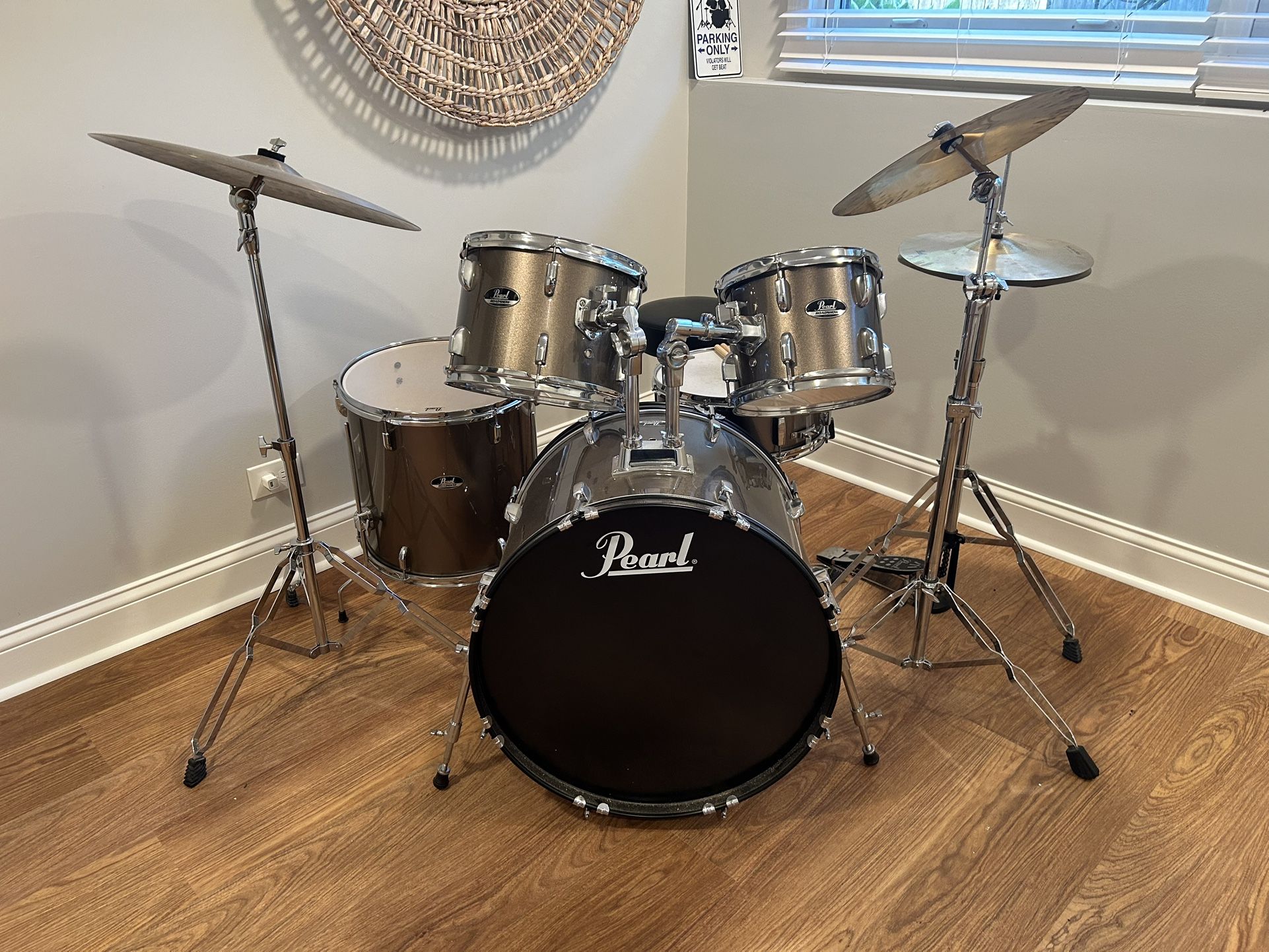 Pearl Roadshow 5 Piece Drum Set With Cymbals And Throne