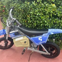 2017 Razor MX350 Electric Dirt Bike with Charger