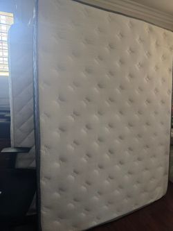 Queen size matress brand new