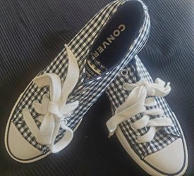 Women Converse