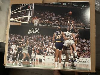 Magic Johnson Signed Lakers 16x20 Photo (PSA)
