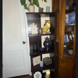 Unique Bookshelf With Five Levels 