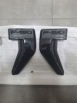 Ford F-150 XLT Fender Vent Emblems Pair