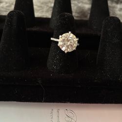 Sterling silver MOISSANITE ring size 6 5 CTTW