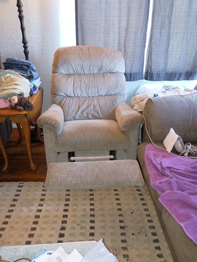 Recliner/Rocking Chair 