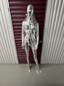 Chrome Mannequin