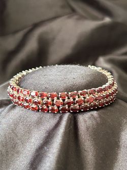 BEAUTIFUL  STERLING   SILVER  GARNET  BRACELET