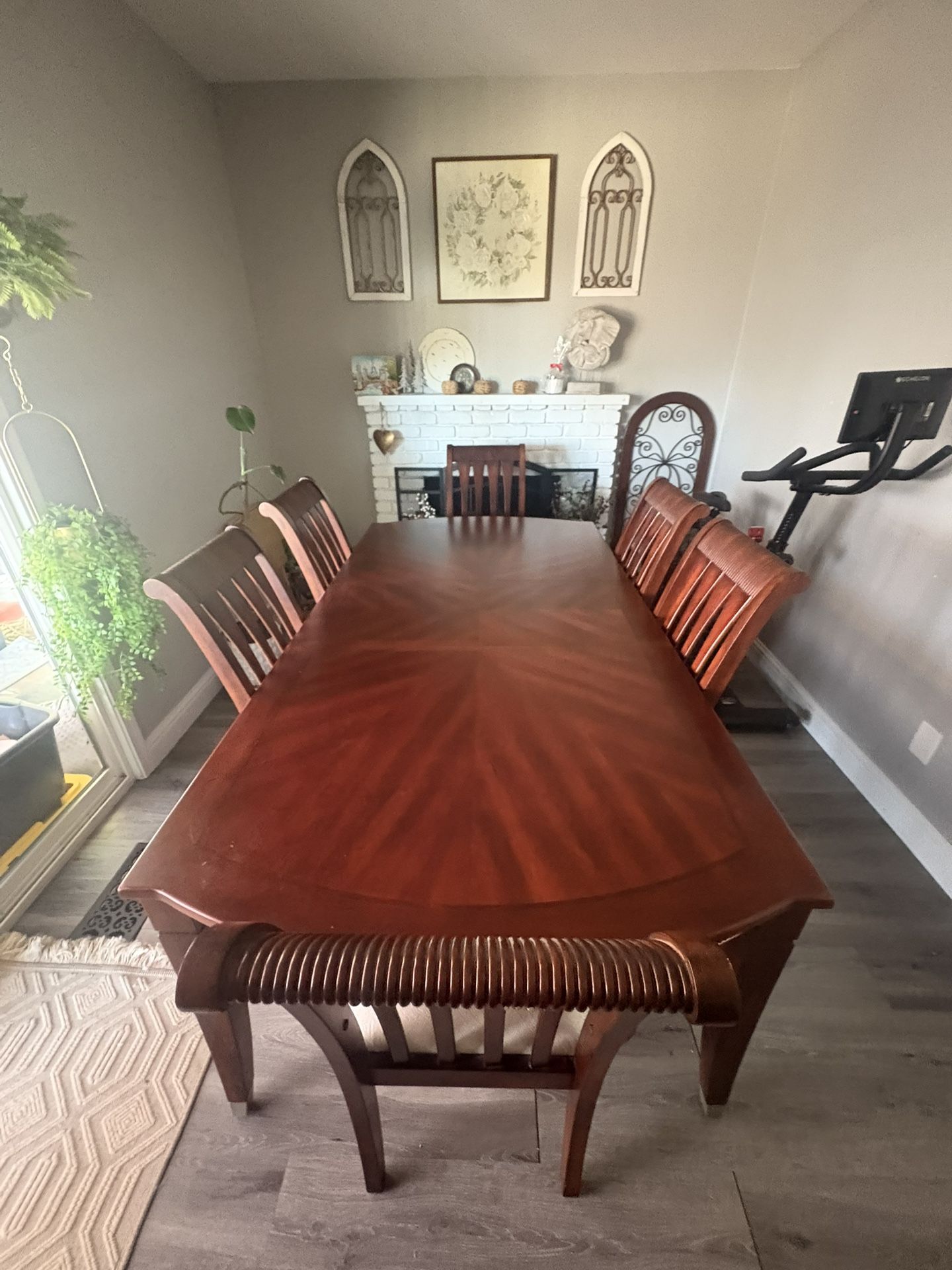 Dinning Table