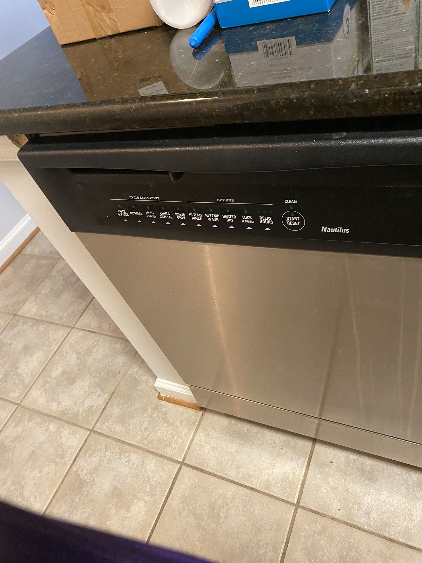 Ge Stainless Dishwasher In Excellent Condition