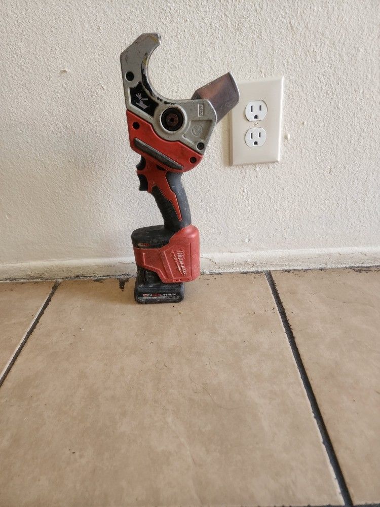 CORTADORA DE PVC