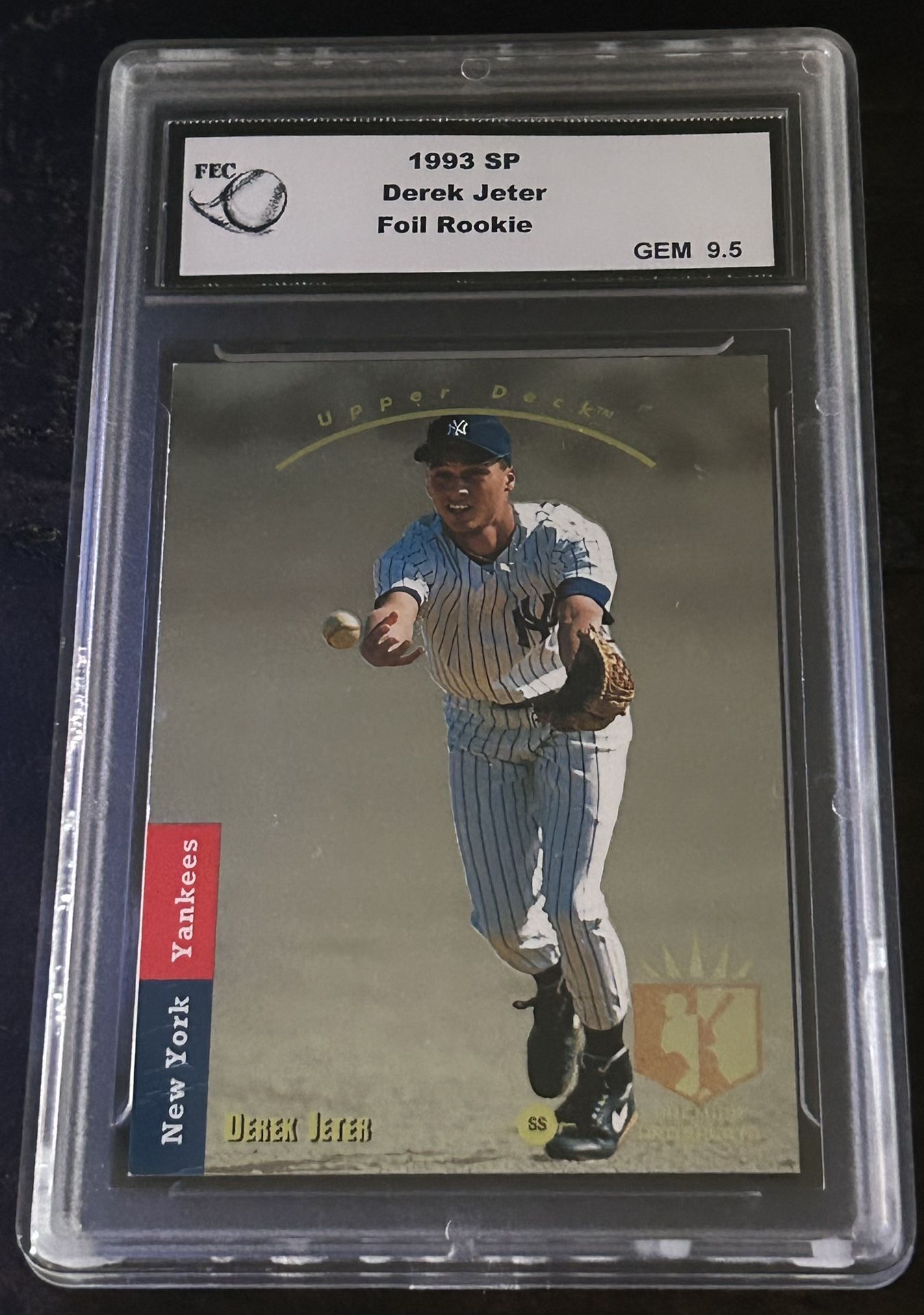 Derek Jeter - 9.5 GEM rookie foil