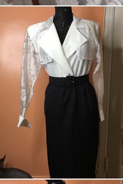 Vintage black & white belted dress size 6