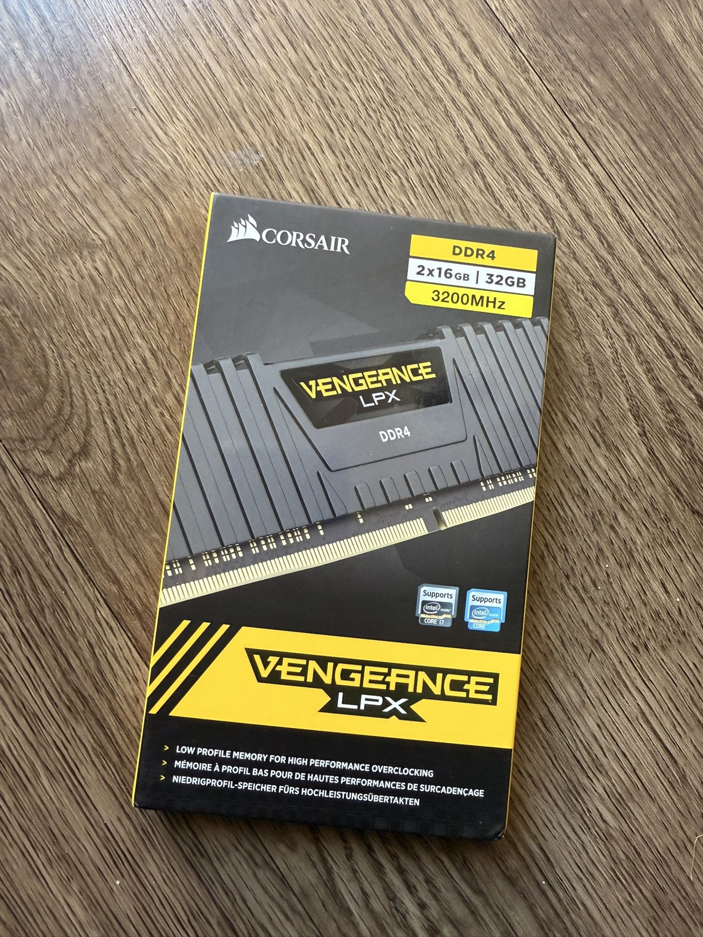 CORSAIR vengeance LPX  ddr4