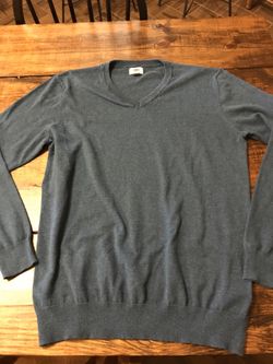 Men’s old navy steel blue? Blue gray? Large L v neck pullover sweater