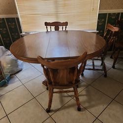 Kitchen Table And 4 Chairs With Leaf 
