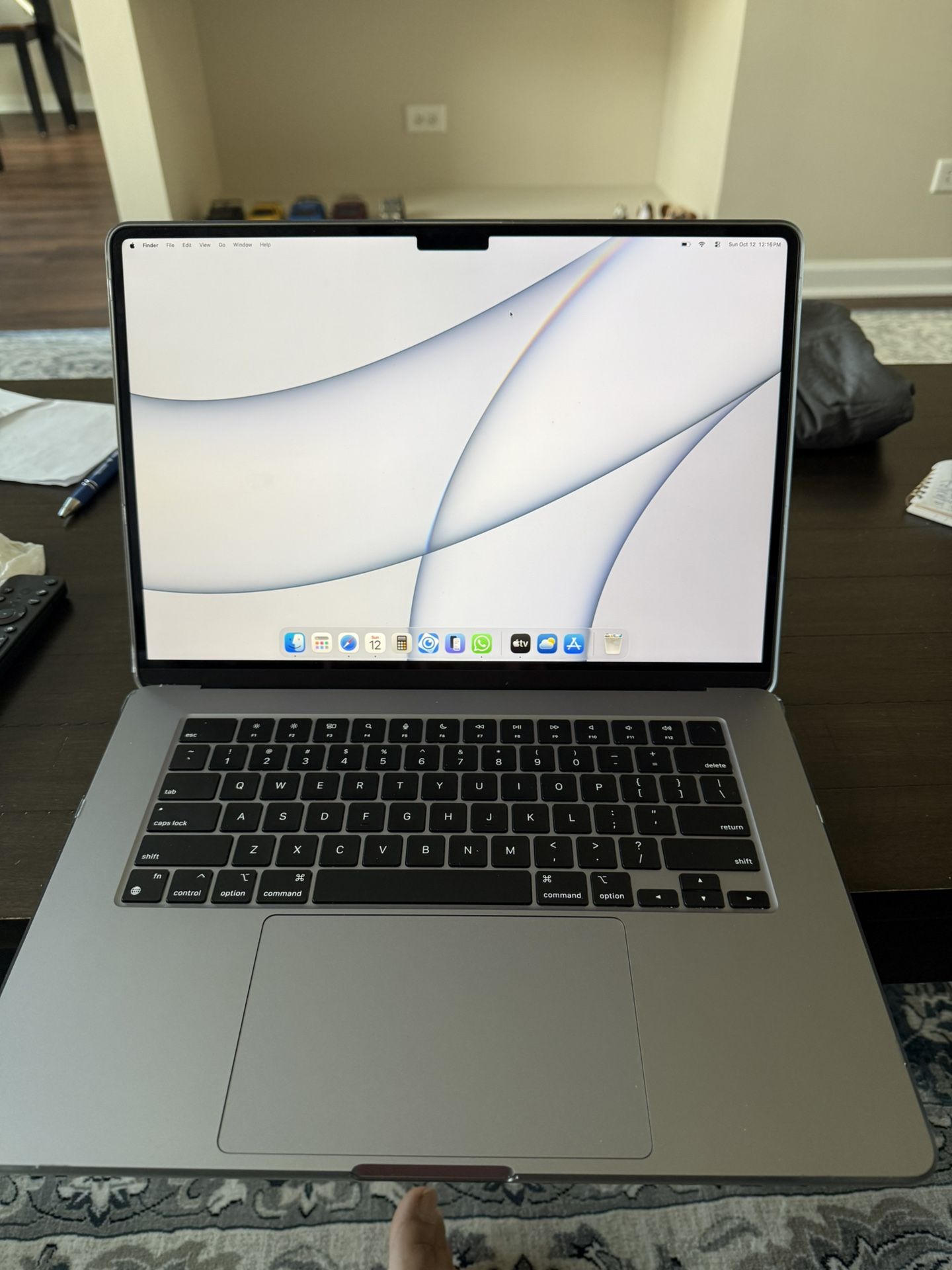 Apple MacBook Air 15 Inch M2. 8 GB.  256 GB SSD