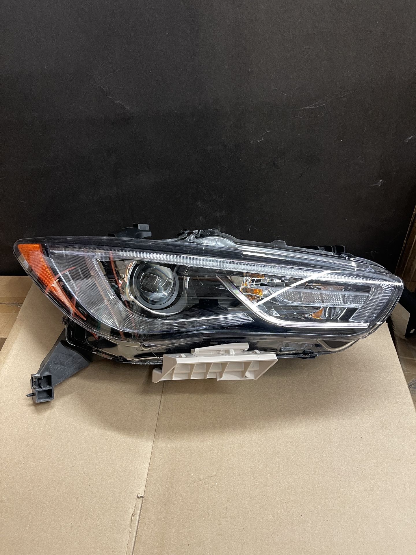 RH Passenger Side Headlight 2016-18 Infiniti Qx60 Xenon/HId W/O Afs Chrome
