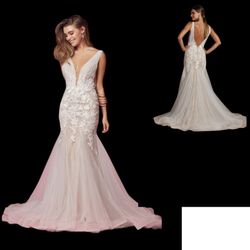 New With Tags Wedding Gown & Wedding Dress $385