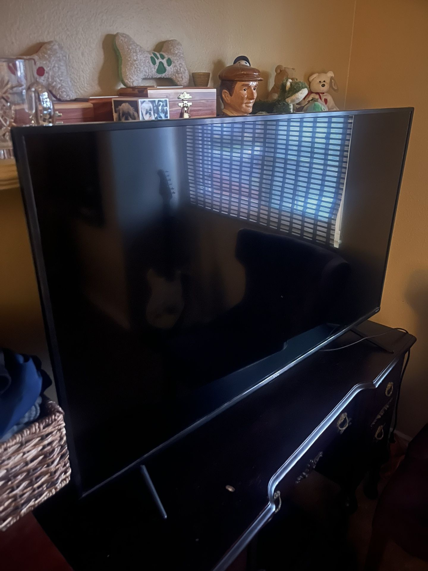 50 Inch TCL Roku Tv With Remote
