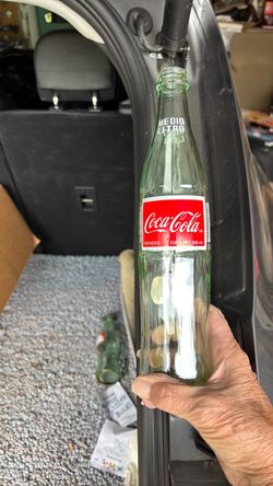 Coca-Cola bottle .