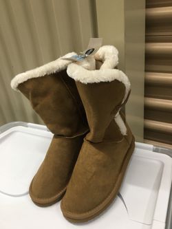 Ladies Ugh Style Boots