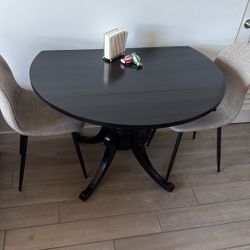 Stunning Round Dining Table Set 