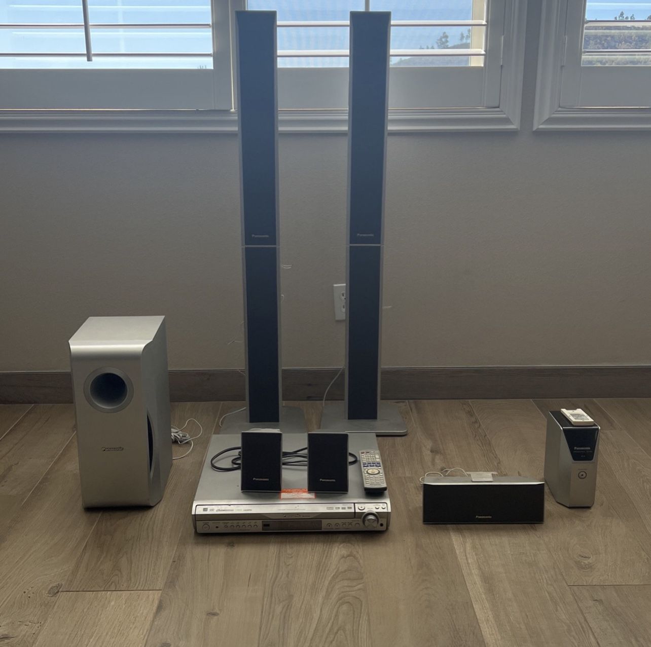 Panasonic SA-HT740 DVD Home Theater Sound System