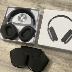AirPods Max – Space Gray – Excellent Condition – With Case