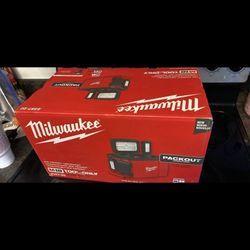 Milwaukee Packout light