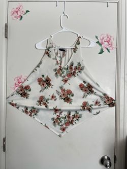 New women’s top size small