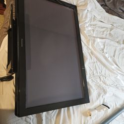 Panasonic Older Version Flat TV. No Issues