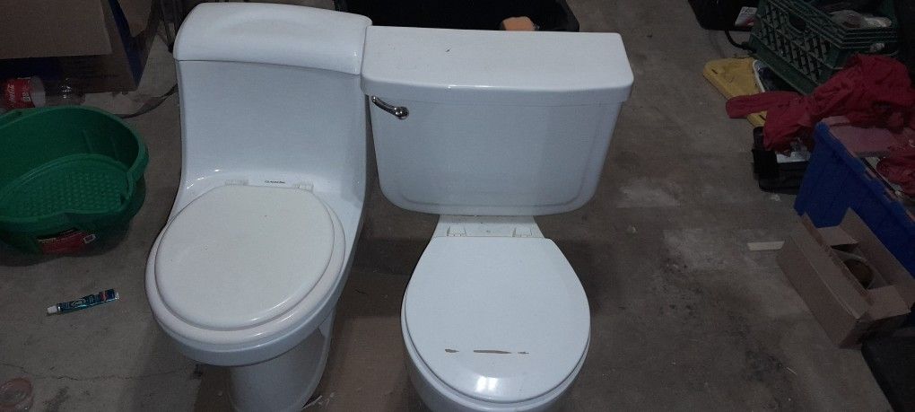 Glacier Bay Toilet And Kilgore Toilet / Used / Work Just Fine
Upgraded toilets in apartments. They just need new Toilet seats.
$20 For Both