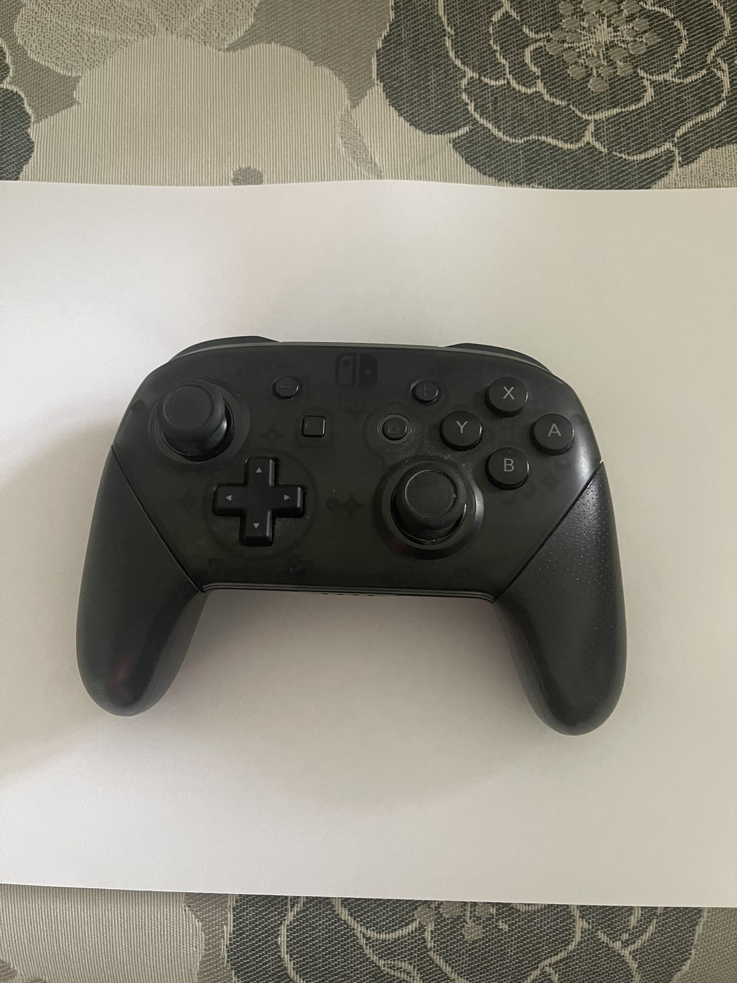 Nintendo Switch Pro Controller