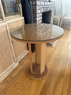 Round Glass Top Side Table / End Table