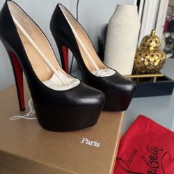 Auténticos Christian Louboutin