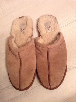 Women's ugg slippers