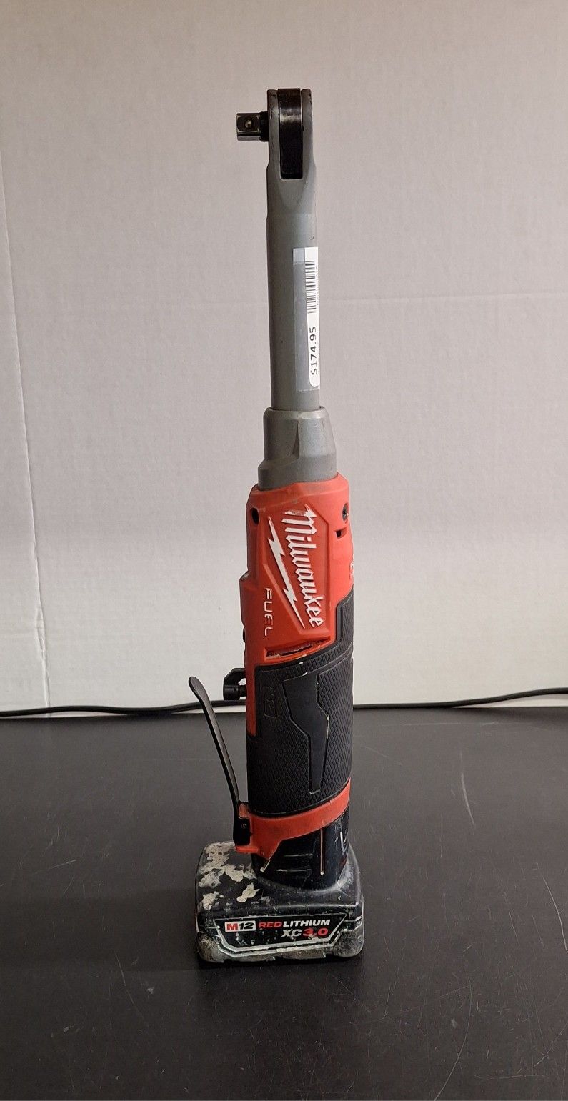 MILWAUKEE TOOLS AIR RATCHET 