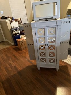 Jewelry Armoire/hutch
