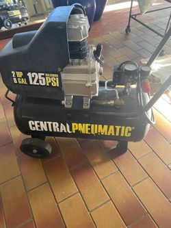 Central Pneumatic 8 Gallon 2 HP 125 PSI 