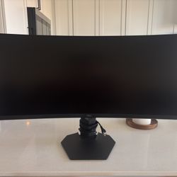 Alienware 34” Curved Gaming Monitor – 3440x1440 – 180Hz – Excellent Condition
