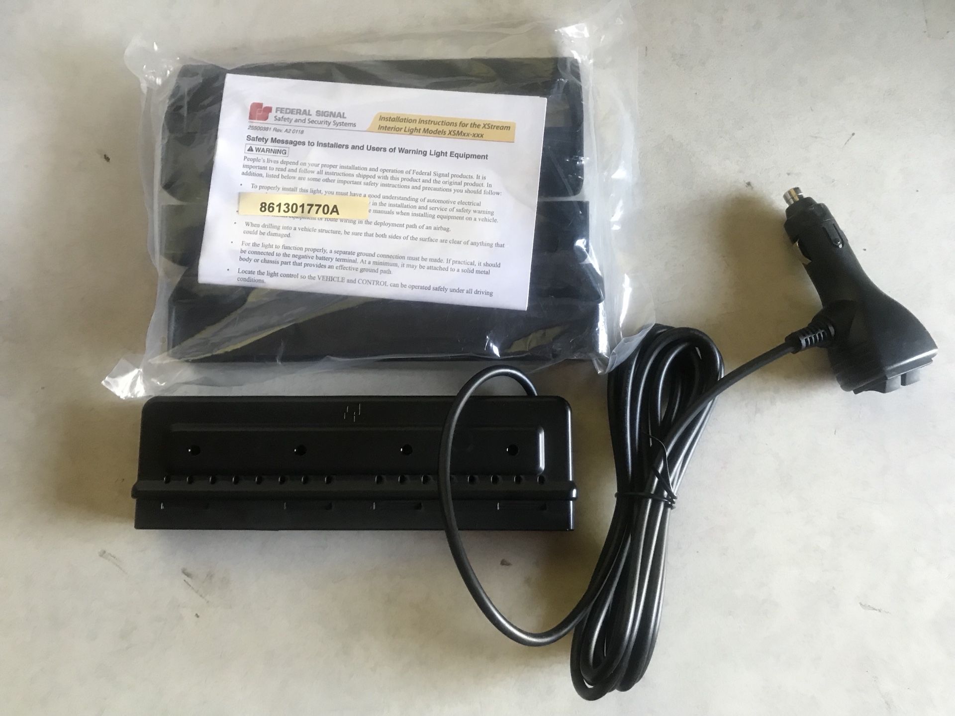 Federal Signal XStream Dual Interior Dash Deck Mount light