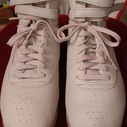 Reebok Shoes. Sz 10 Womens. 