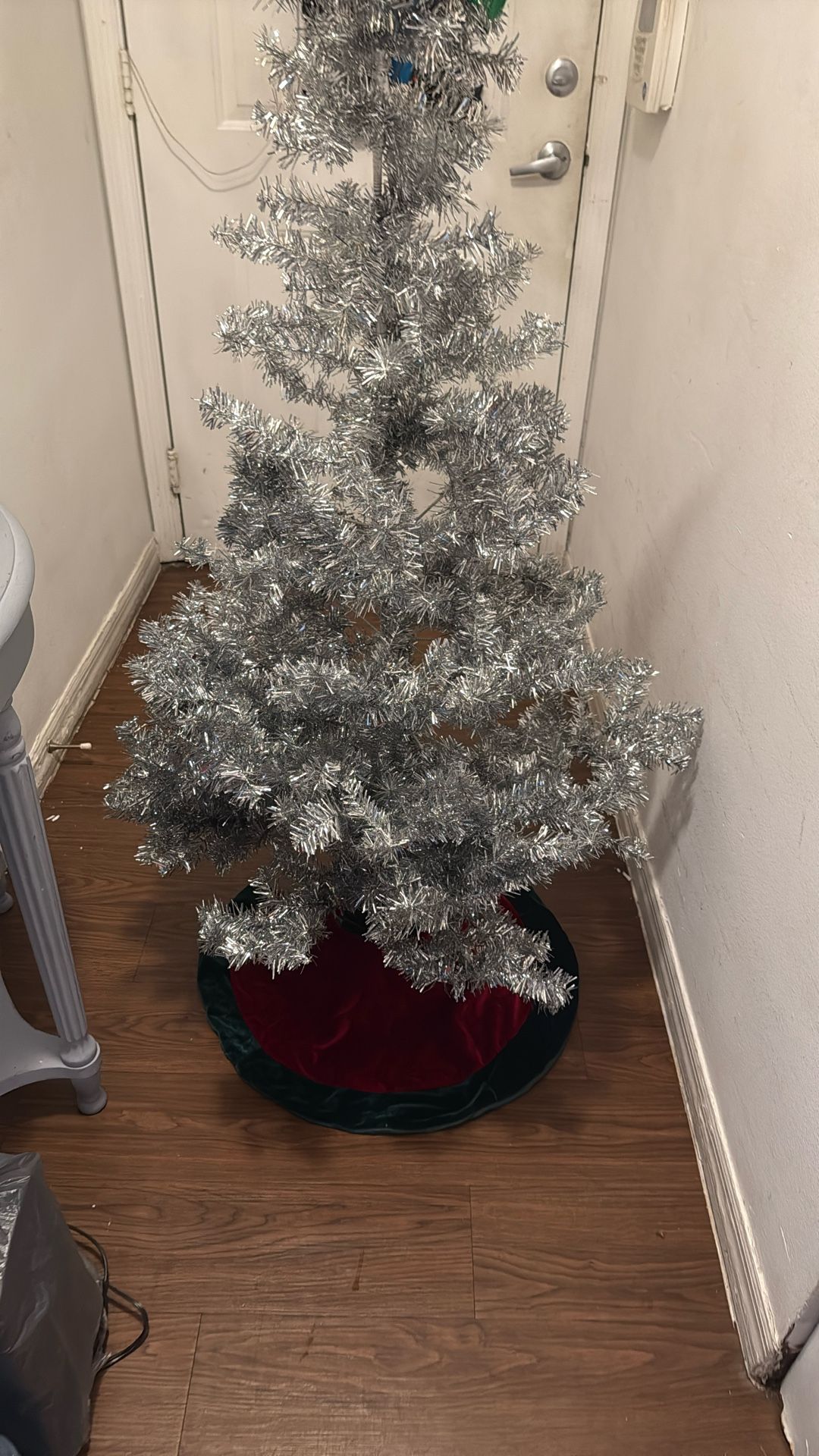 Christmas Tree Silver Withe Cover Under It