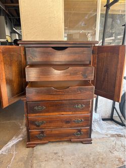 Dresser