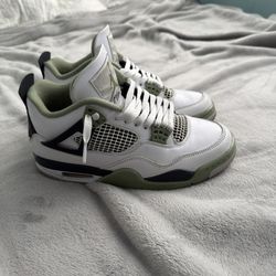 Jordan 4 Seafoam Size 7.5