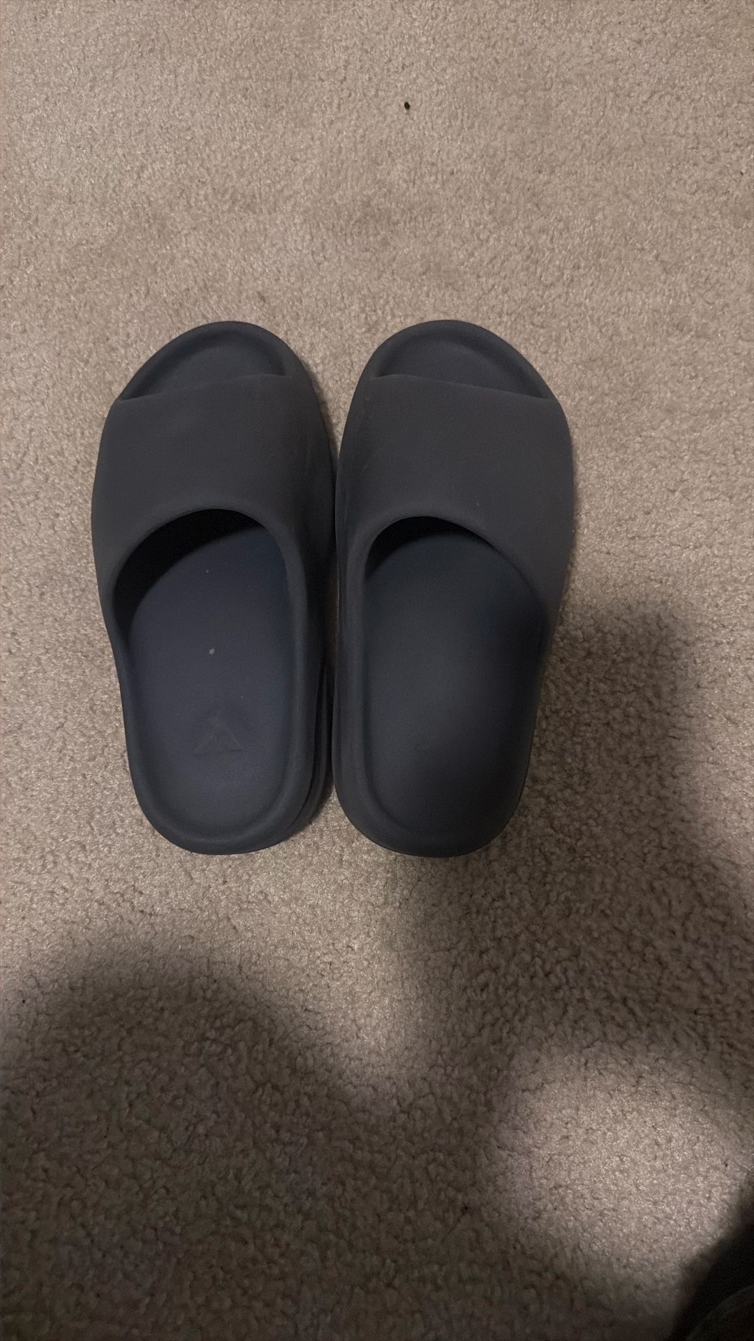 Yezzy Slides Size 8 